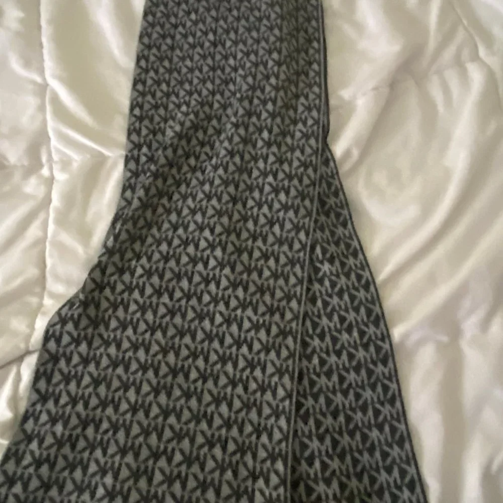 Michael Kors Scarf - Picture 2 of 2